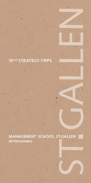 Deckblatt der Impulsschrift «10plus Strategie Tipps» mit einem schlichten Design und dem Logo der Management School St.Gallen.