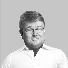 Porträt von Prof. Dr. Karl Schaufelbühl, erfahrener Coach und Studiengangsleiter St. Galler Abschlüsse bei der Management School St.Gallen. 