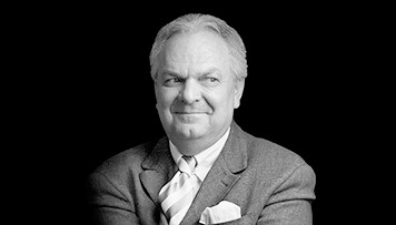 Portrait von Mac Rohrbach, Autor der Denkpausen-Podcasts der Management School St.Gallen.