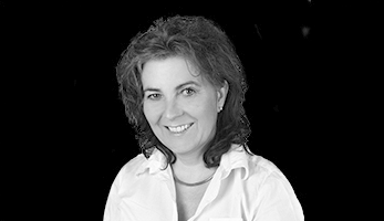 Portrait von Dr. Martina Rummel, Autorin der Denkpausen-Podcasts der Management School St.Gallen.